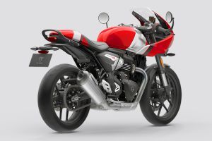 Rear Right Three Quarter View of Thruxton 400