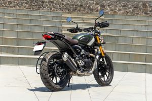 Rear Right Three Quarter View of Scrambler 400 X