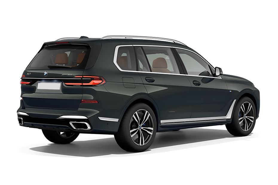 Rear Right Three Quarter View Image of X7