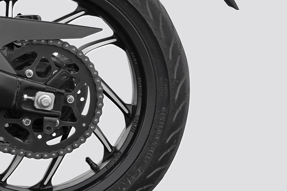 Rear Tyre of Dominar 400