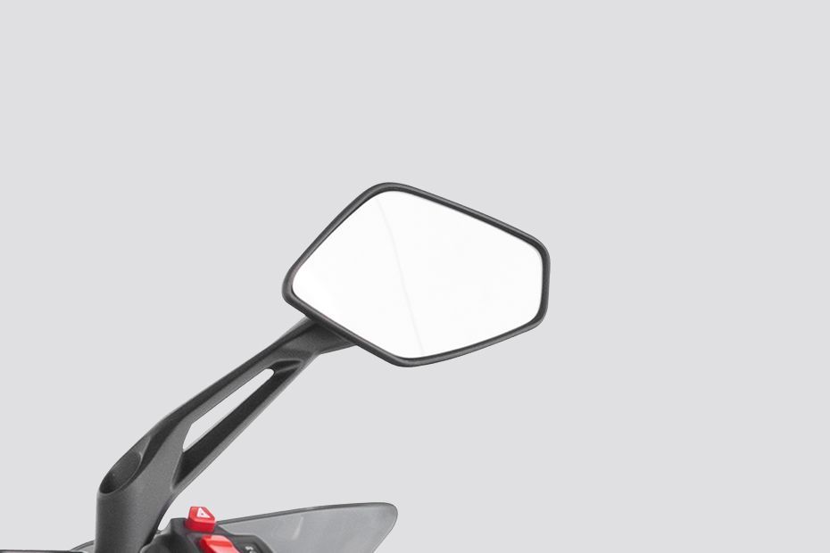 Rear View Mirror Glass of Dominar 400