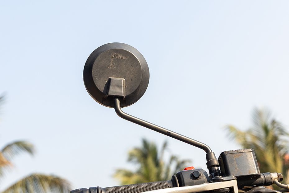 Rear View Mirror(Front View) of Model_
