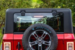 Rear WindShield Image of Thar
