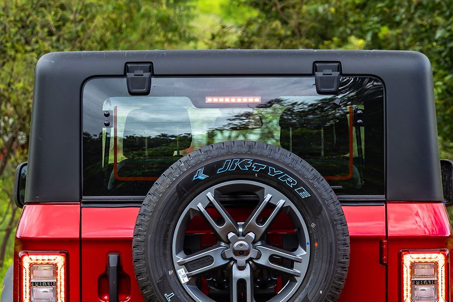 Rear WindShield Image of Thar