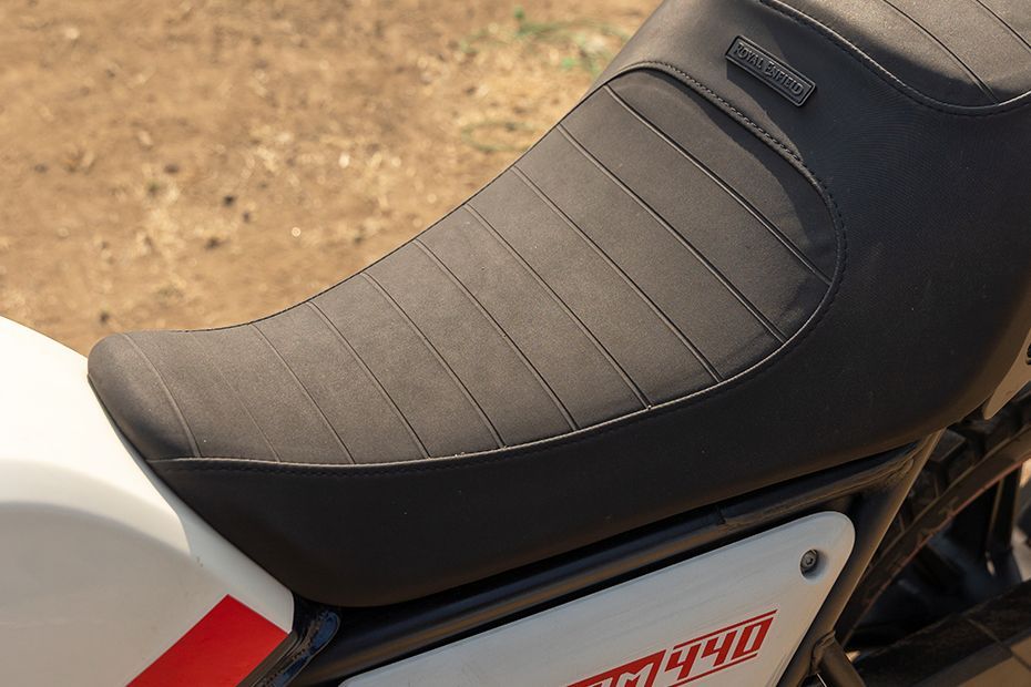 Rider Seat of Scram 440