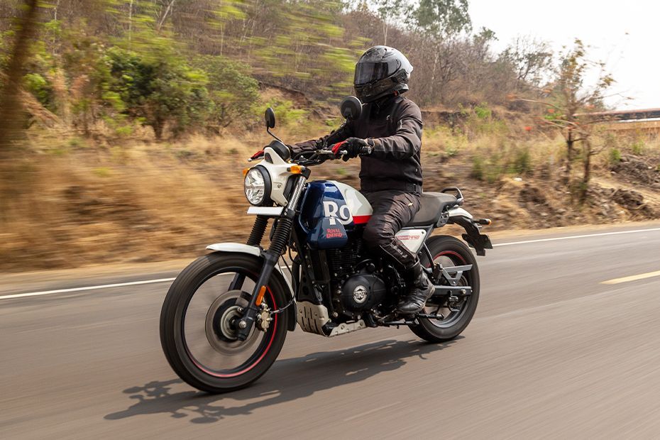 Riding: Front Left Quarter View of Scram 440