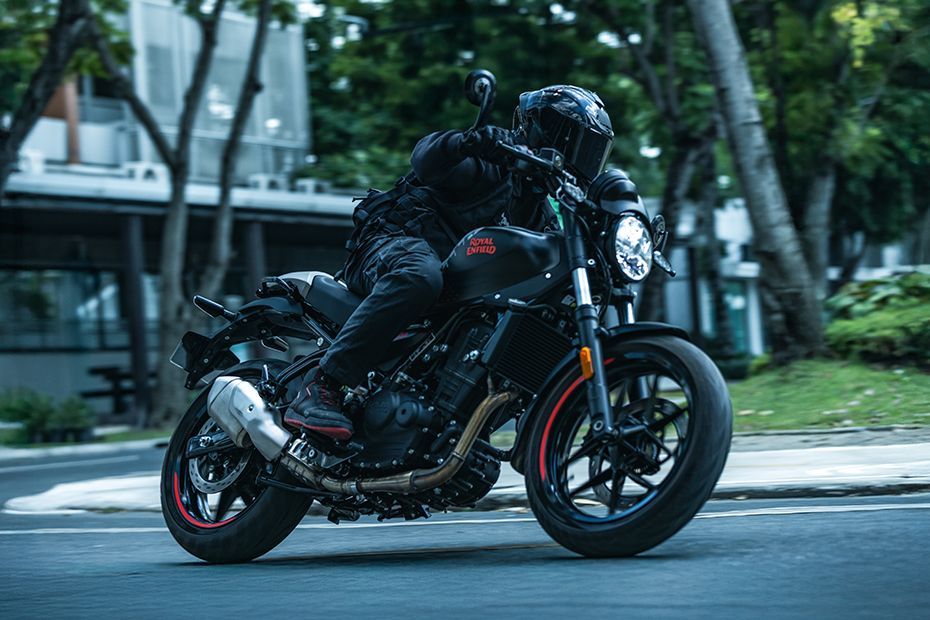 Riding: Front Right Quarter View of Guerrilla 450