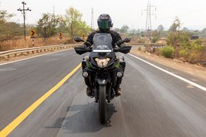 Riding: Front View of Versys X 300