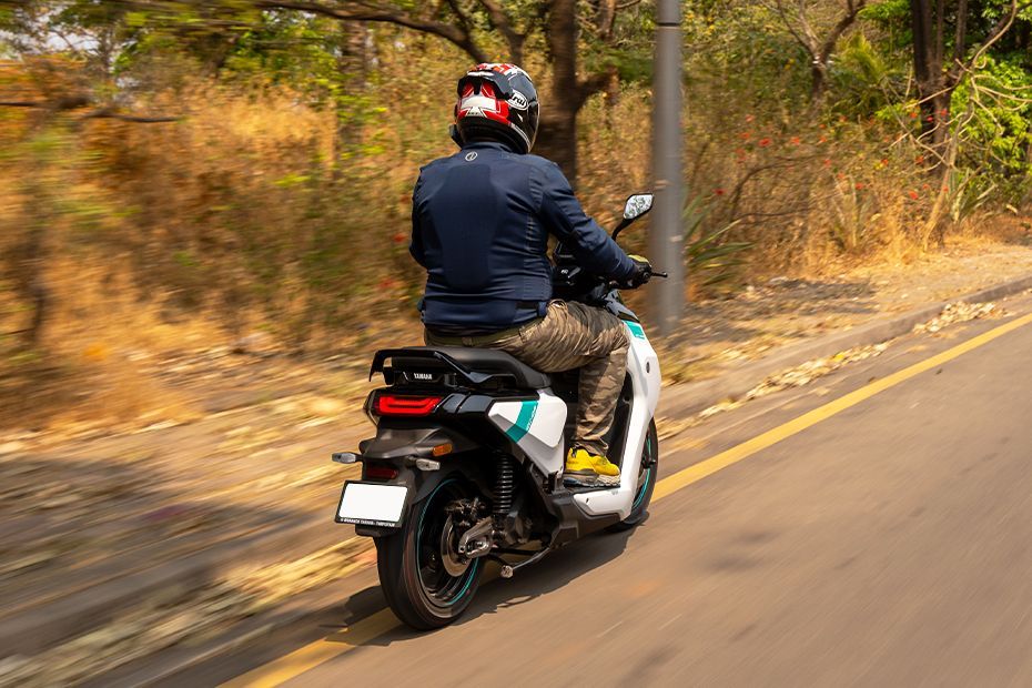 Riding: Rear Right Three Quarter View of EC-06