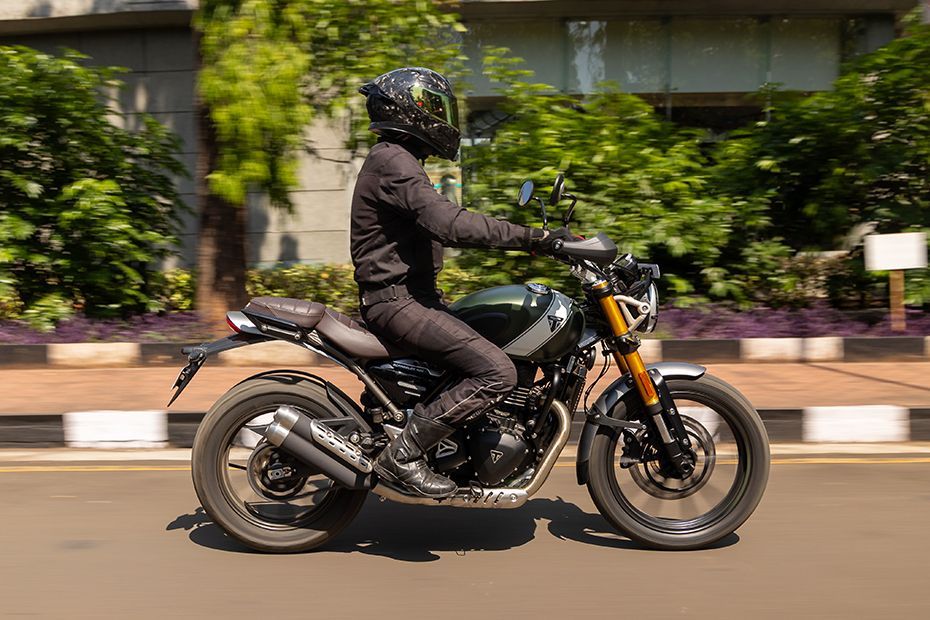 Riding: Side Profile (Right) View Profile View of Scrambler 400 X