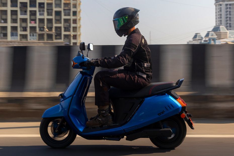Riding: Side Profile(Left)View of DX EV