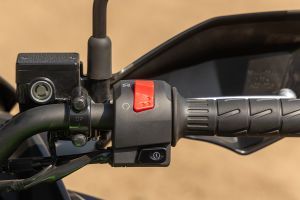 Switchgear (Right) of  Versys X 300