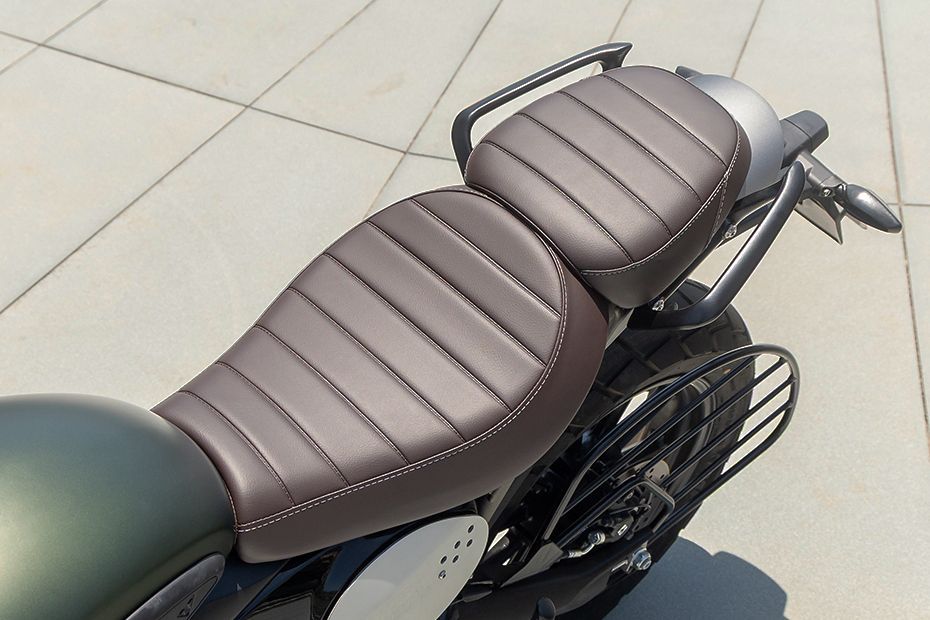 Seat of Scrambler 400 X