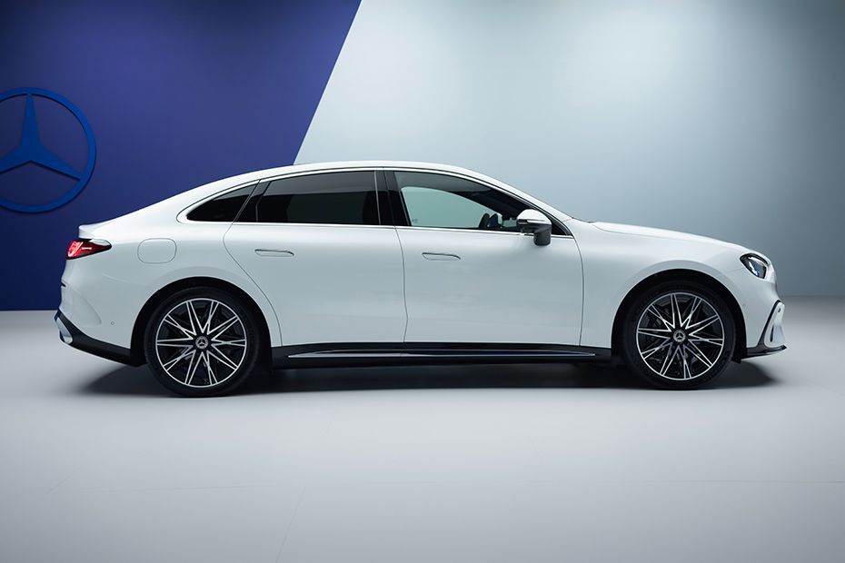 Side Profile View (Right) Image of C Class Electric