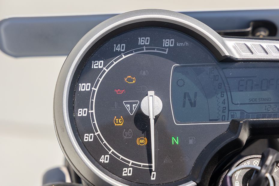 Speedometer of Scrambler 400 X