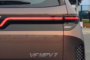 Taillight Image of VF MPV 7