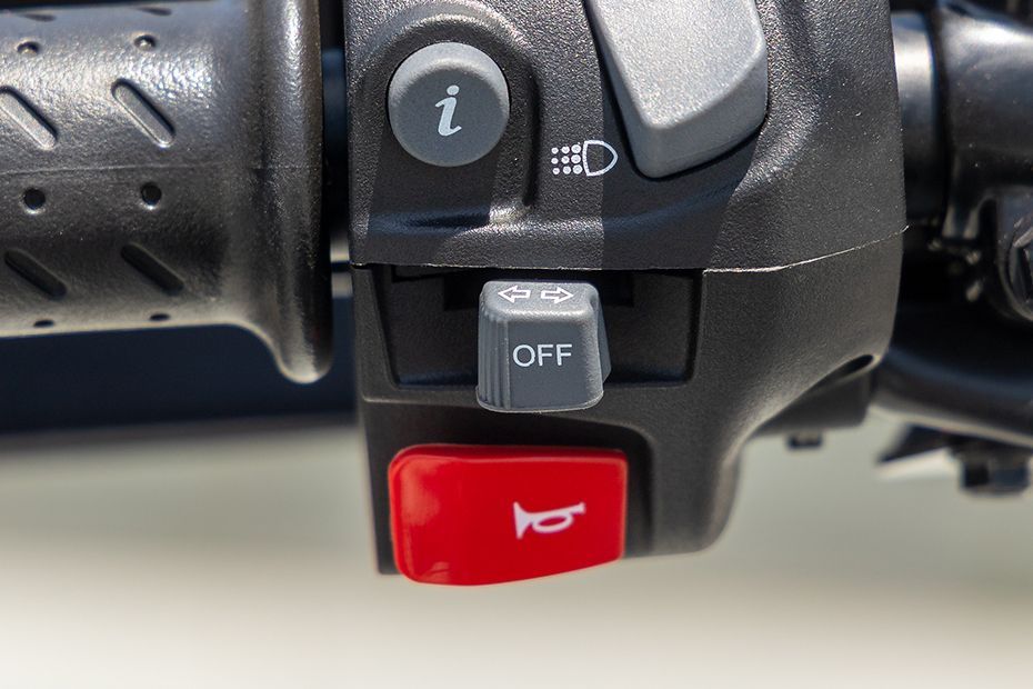 Turn Indicator Switches of Scrambler 400 X