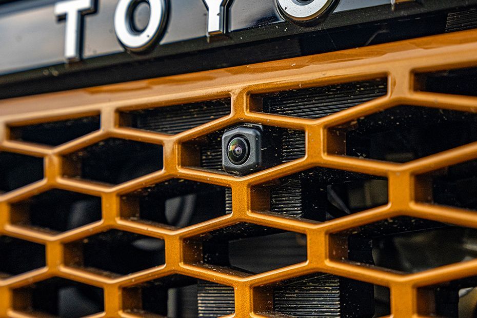 360 Degree Camera (Front) Image of Hilux