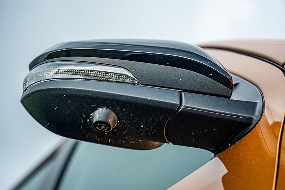 360 Degree Camera (Right) Image of Hilux