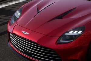 Daytime Running Lamps (DRL) Image of Vanquish