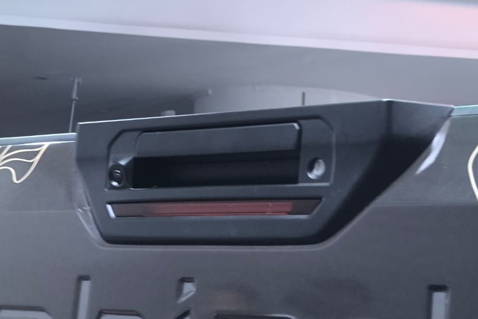Door Handle Image of Scorpio Lifestyler