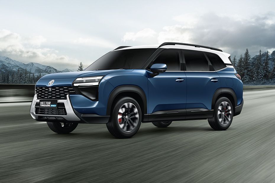 Driving: Front Left Quarter View Image of Hector Tomahawk PHEV