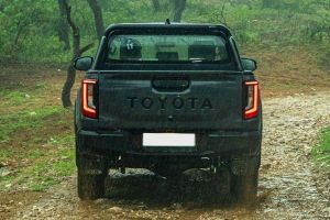Driving: Rear View Image of Hilux
