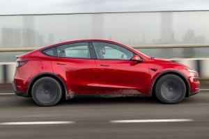 Driving: Side Profile (Right) View Image of Model Y
