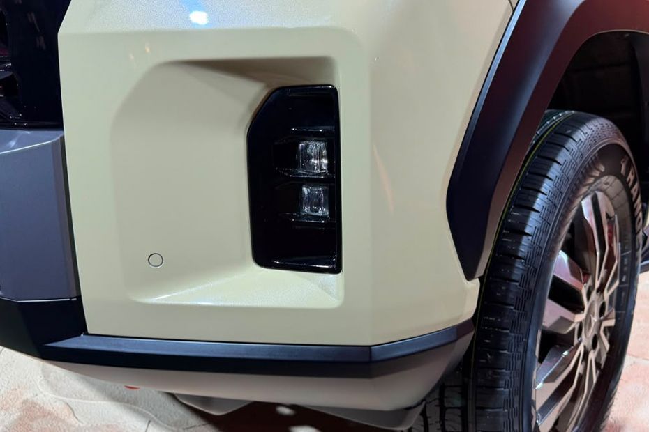 Front Fog Lamp Image of Scorpio Lifestyler