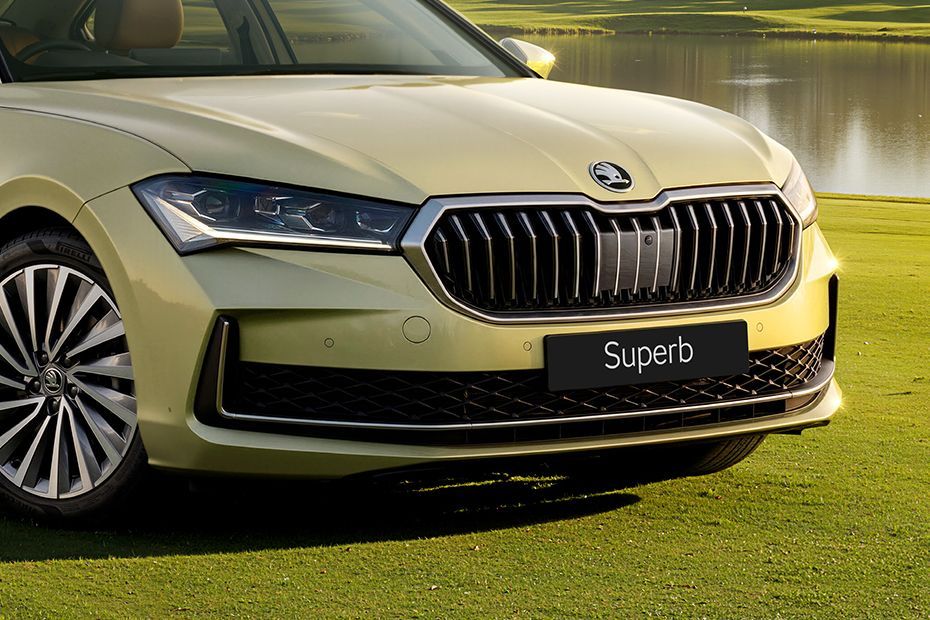 Front Grille Image of Superb 2026