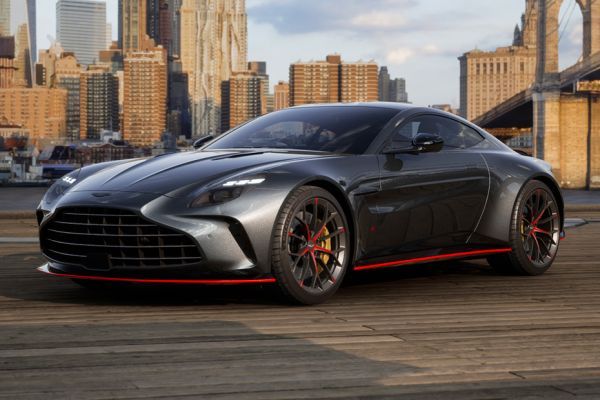 Front Left Quarter View Image of Vantage