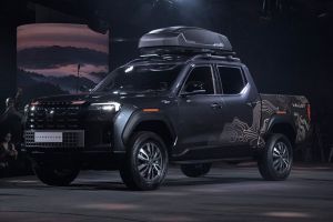 Front Left Quarter View Image of Scorpio Lifestyler