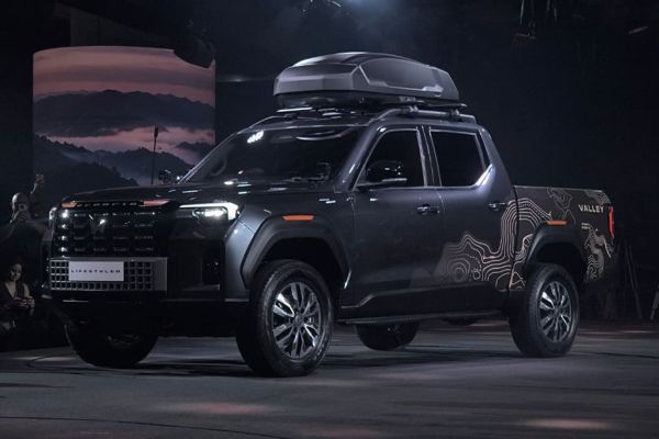 Front Left Quarter View Image of Scorpio Lifestyler