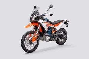 Front Left Quarter View View of 890 Adventure R