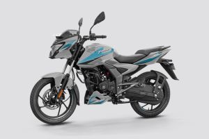 Front Left Quarter View View of Pulsar 125