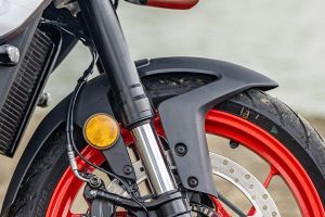 Front Mudguard & Suspension of Tuono 457