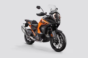 Front Right Quarter View of 1290 Super Adventure S