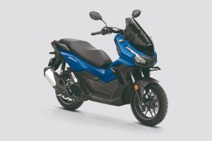 Front Right Quarter View of ADV 160