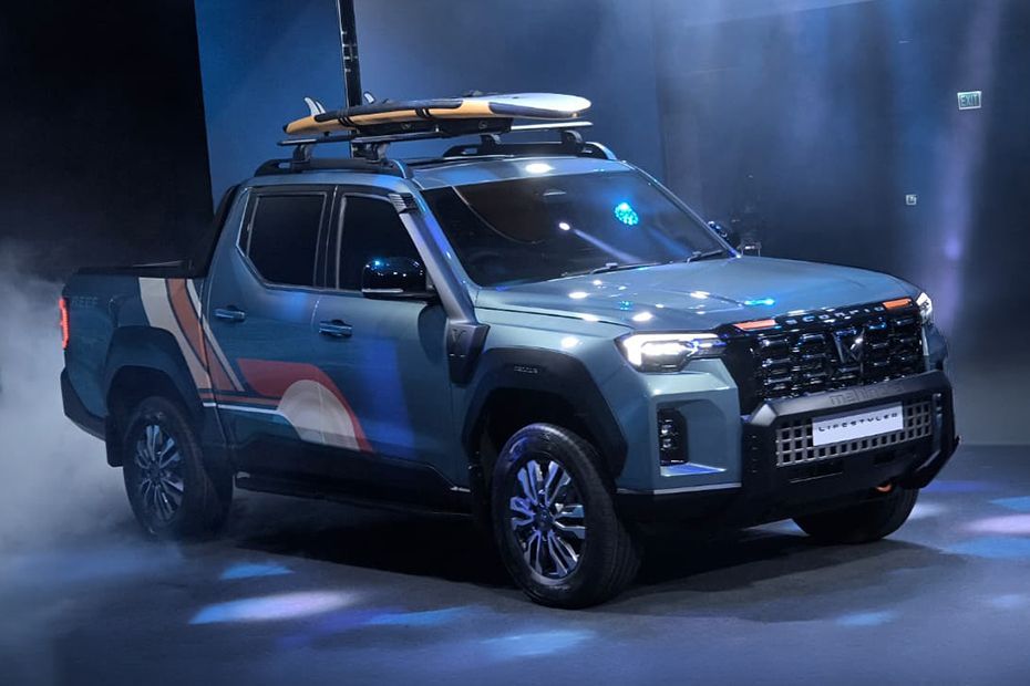 Front Right Quarter View Image of Scorpio Lifestyler