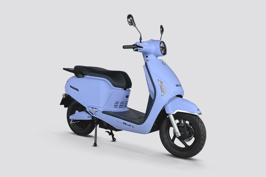 Front Right Quarter View of Gracy Pro