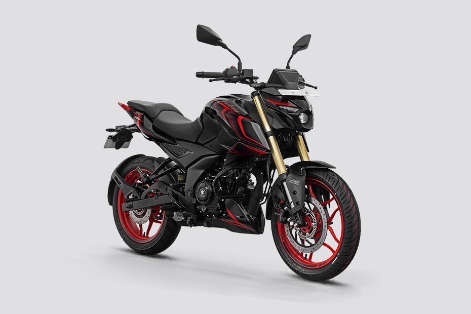 Front Right Quarter View of Pulsar N160 S