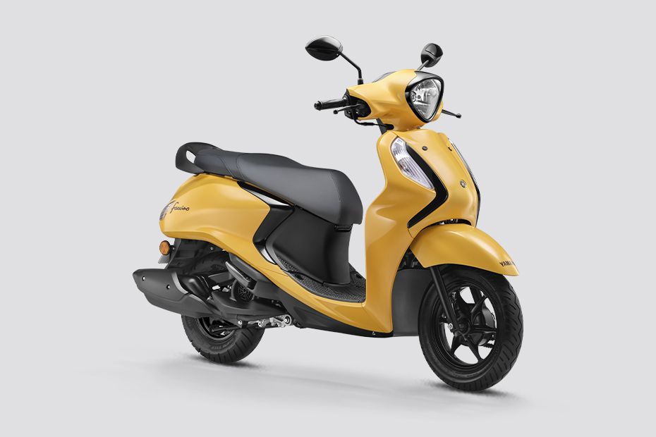 Front Right Quarter View of Fascino 125 Fi Hybrid