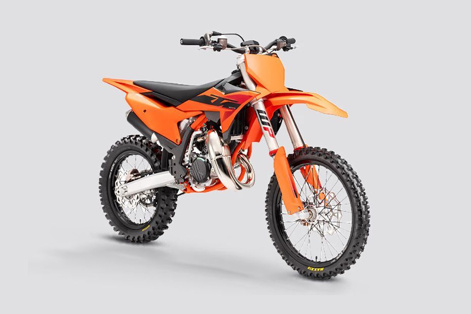 Front Right Quarter View of 85 SX