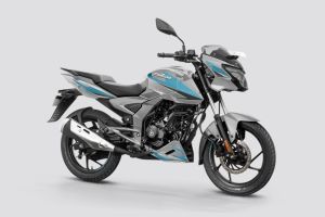 Front Right Quarter View of Pulsar 125