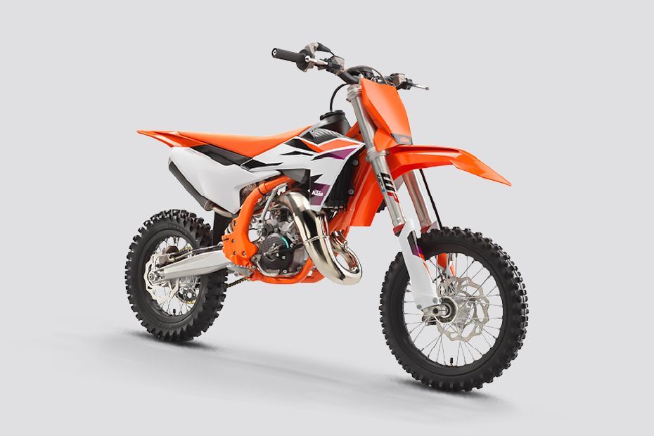 Front Right Quarter View of 65 SX