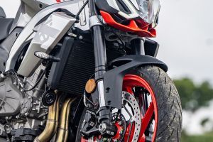 Front Suspension of Tuono 457