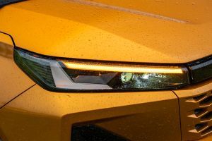 Turn Indicator (Front) Image of Hilux