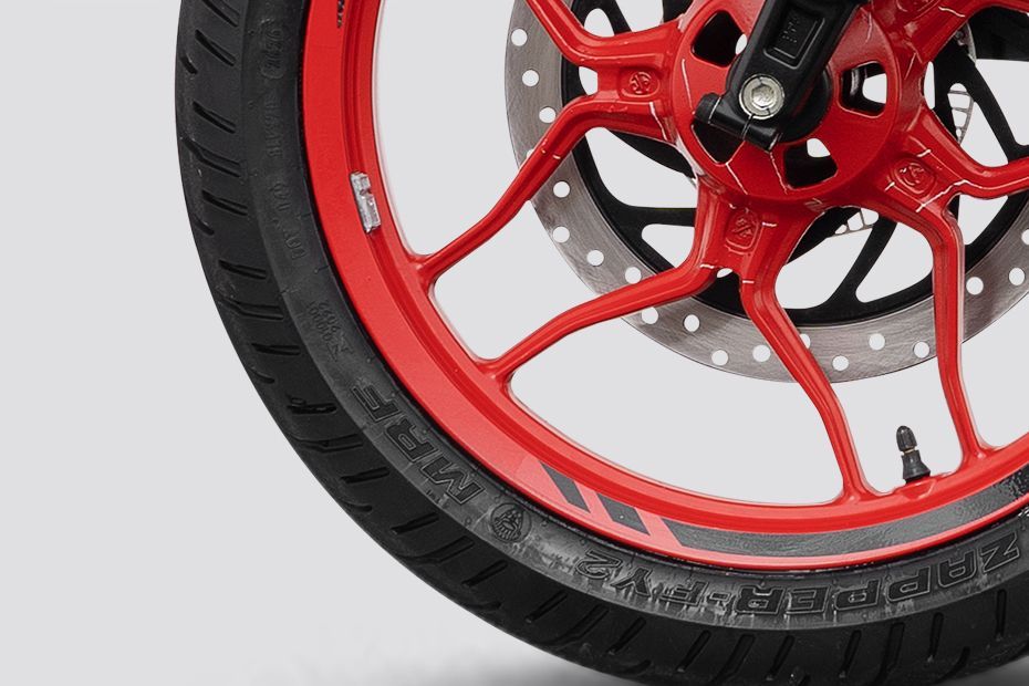 Front Tyre of Pulsar N160 S