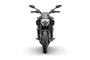 Front View of Diavel V4