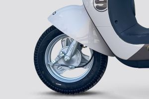 Front Wheel of Little Gracy
